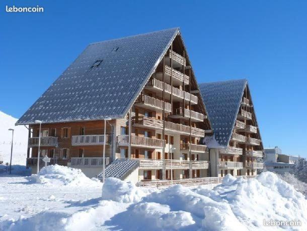 Superbesse Appartement 4-6 Pers. 2 Ch. Dans Residence 3 Etoile Avec Piscine Luaran gambar